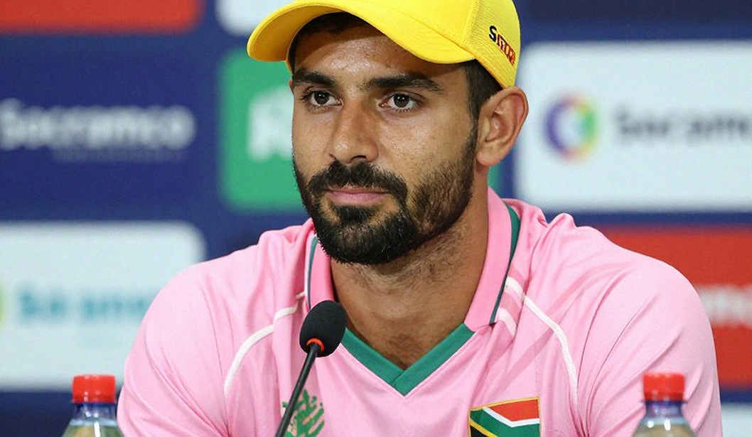 लक्ष्य रायचंदानी की कप्तानी में भारत U19 एशिया कप में: मस्कट की टीम शीट पर तेरह खाली खाने और एक अनसुलझा सवाल लक्ष्य रायचंदानी की कप्तानी में भारत U19 एशिया कप में: मस्कट की टीम शीट पर तेरह खाली खाने और एक अनसुलझा सवाल